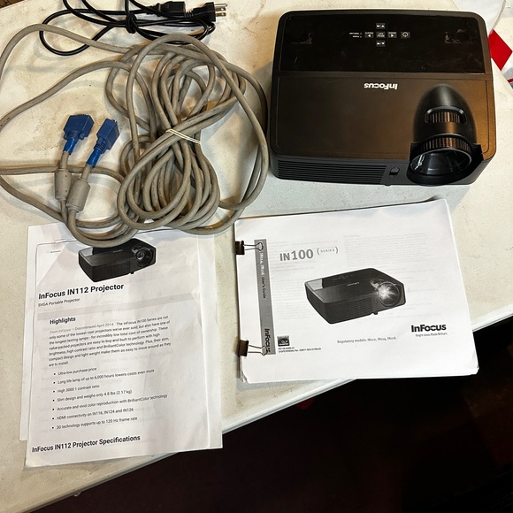 InFocus digital Projector - Picture 4 of 9